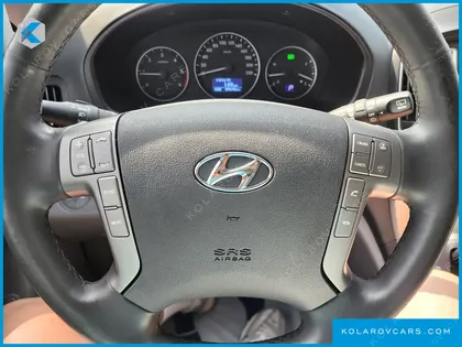 HYUNDAI STAREX URBAN 9-SEATER