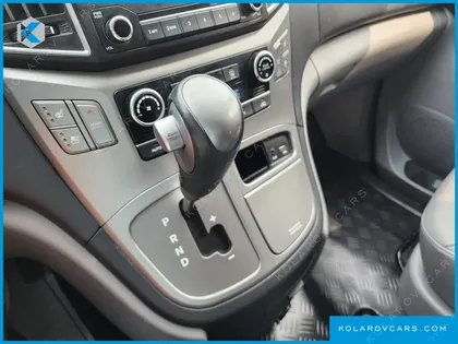 HYUNDAI STAREX URBAN 9-SEATER