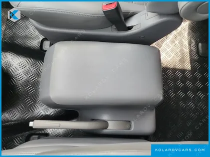 HYUNDAI STAREX URBAN 9-SEATER