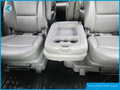 HYUNDAI STAREX 4WD WAGON 12-SEATER