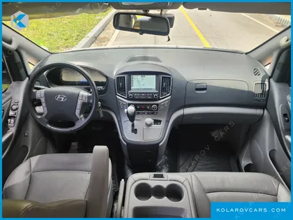 HYUNDAI STAREX 4WD WAGON 12-SEATER