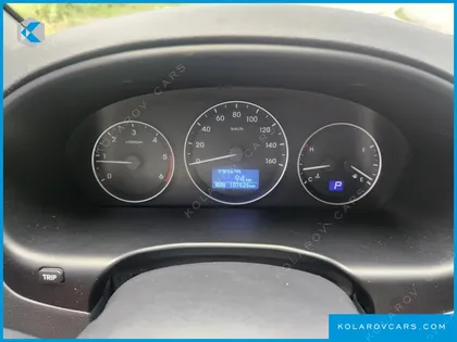 HYUNDAI STAREX 4WD WAGON 12-SEATER