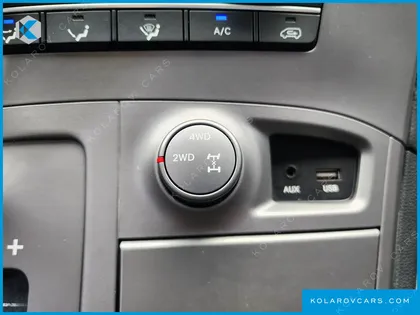 HYUNDAI STAREX 4WD WAGON 12-SEATER