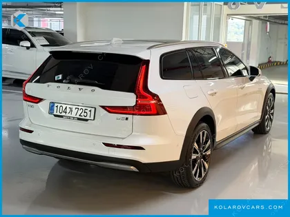 VOLVO V60 B5 ULTRA AWD