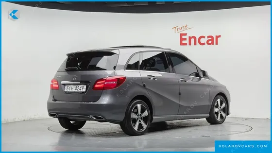 MERCEDES B-CLASS B220