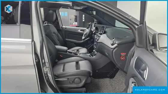MERCEDES B-CLASS B220