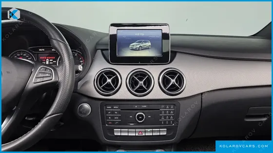 MERCEDES B-CLASS B220