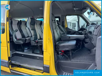 RENAULT KOREA MASTER SCHOOL BUS