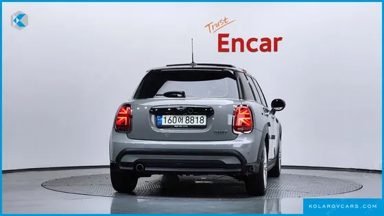 MINI COOPER 5-DOOR CLASSIC PLUS