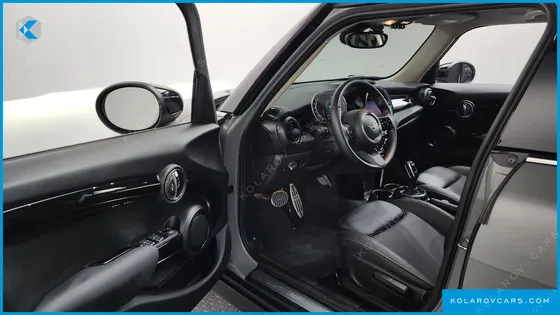 MINI COOPER 5-DOOR CLASSIC PLUS