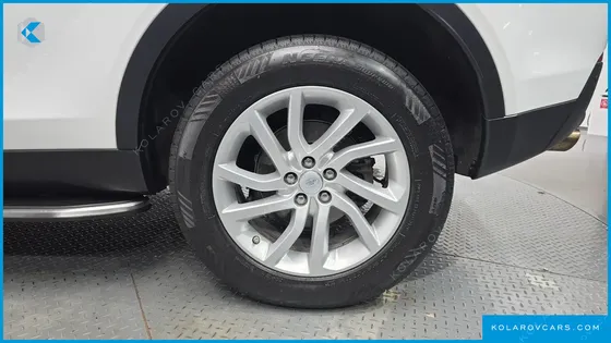 LAND ROVER DISCOVERY SPORT 2.0 TD4 SE (150PS)