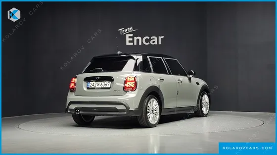 MINI COOPER 5-DOOR CLASSIC PLUS