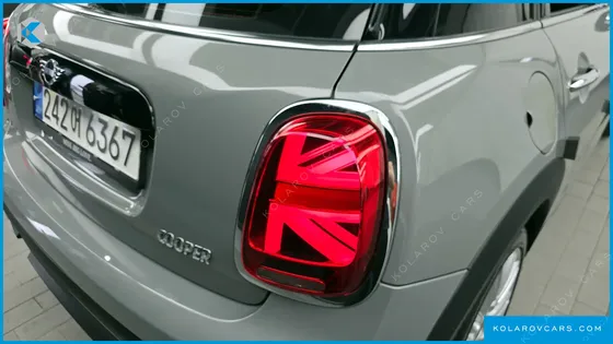MINI COOPER 5-DOOR CLASSIC PLUS