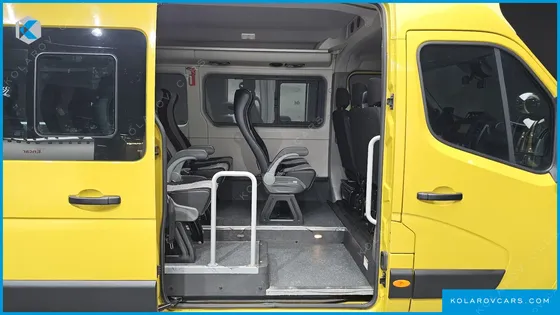 RENAULT KOREA MASTER SCHOOL BUS