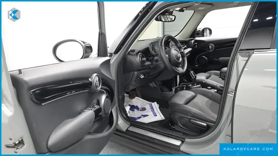 MINI COOPER 5-DOOR CLASSIC PLUS