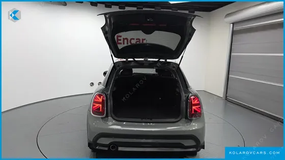 MINI COOPER 5-DOOR CLASSIC PLUS