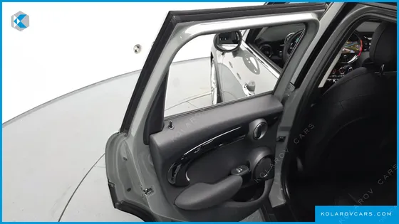 MINI COOPER 5-DOOR CLASSIC PLUS