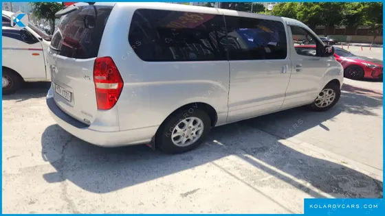 HYUNDAI STAREX 5-SEATER VAN