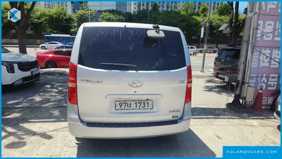 HYUNDAI STAREX 5-SEATER VAN