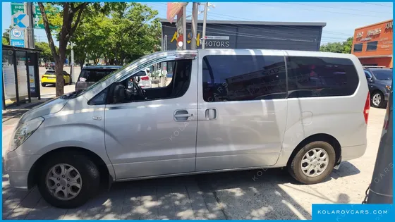 HYUNDAI STAREX 5-SEATER VAN