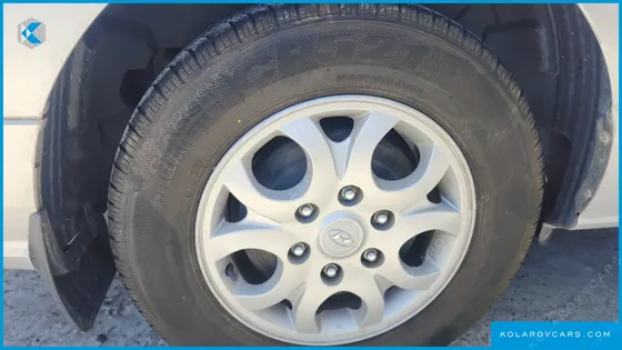 HYUNDAI STAREX 5-SEATER VAN