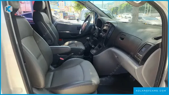 HYUNDAI STAREX 5-SEATER VAN