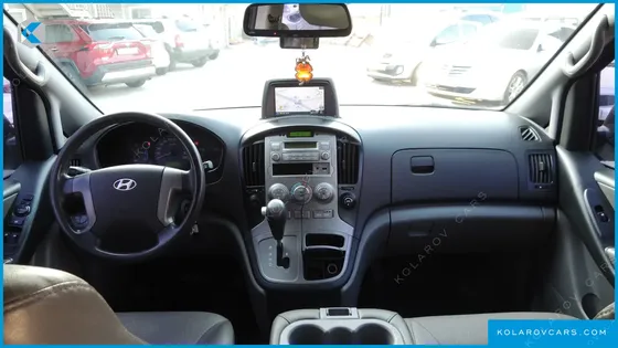 HYUNDAI STAREX 12-SEATER WAGON