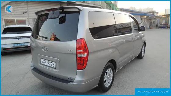 HYUNDAI STAREX 12-SEATER WAGON