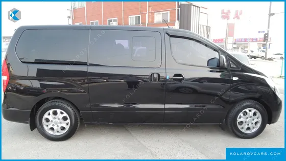 HYUNDAI STAREX 5-SEATER VAN