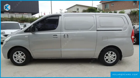 HYUNDAI STAREX 3-SEATER VAN