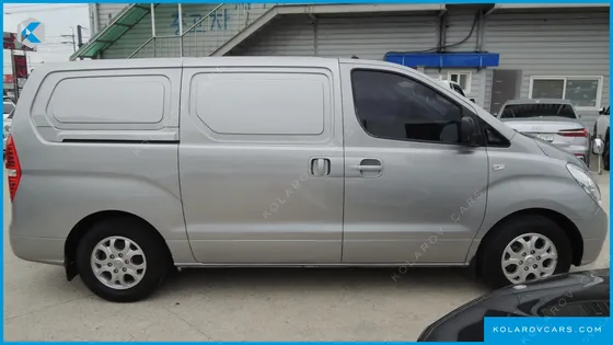 HYUNDAI STAREX 3-SEATER VAN