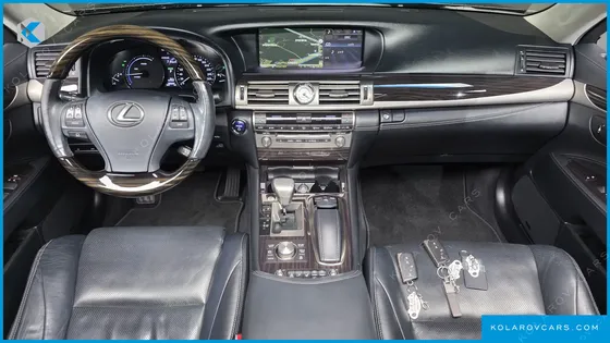 LEXUS LS 5-SEATS OTTOMAN