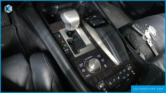 LEXUS LS 5-SEATS OTTOMAN
