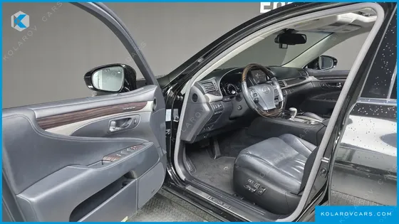 LEXUS LS 5-SEATS OTTOMAN
