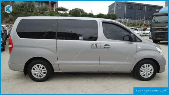 HYUNDAI STAREX 3-SEATER VAN