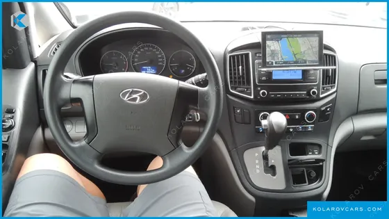 HYUNDAI STAREX 3-SEATER VAN