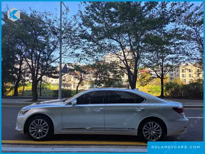 LEXUS LS 5-SEATS OTTOMAN