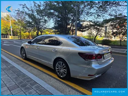 LEXUS LS 5-SEATS OTTOMAN