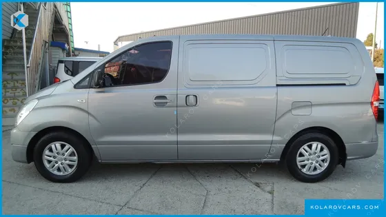 HYUNDAI STAREX 3-SEATER VAN
