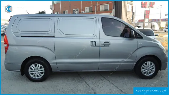 HYUNDAI STAREX 3-SEATER VAN
