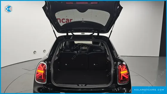 MINI COOPER 5-DOOR CLASSIC PLUS