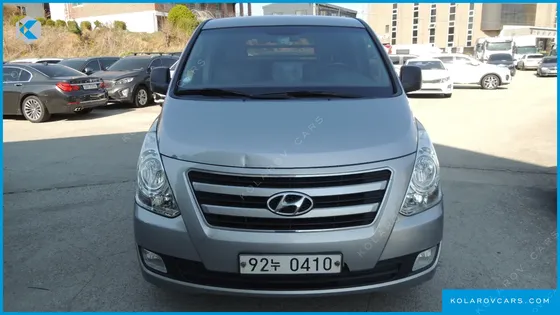 HYUNDAI STAREX 3-SEATER VAN