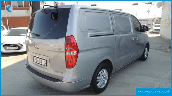 HYUNDAI STAREX 3-SEATER VAN