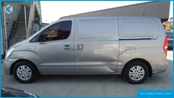 HYUNDAI STAREX 3-SEATER VAN