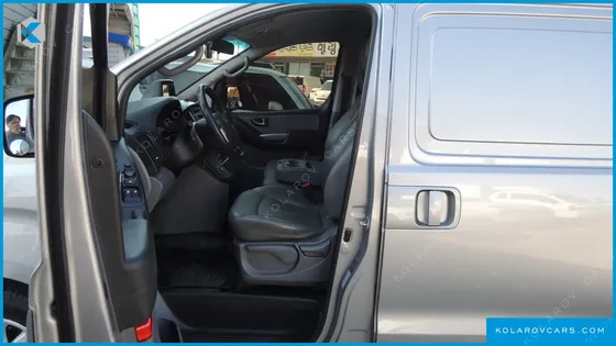 HYUNDAI STAREX 3-SEATER VAN