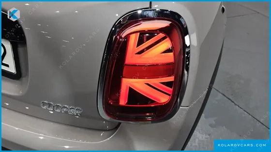 MINI COOPER 5-DOOR CLASSIC PLUS