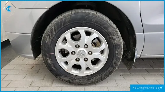 HYUNDAI STAREX 5-SEATER VAN