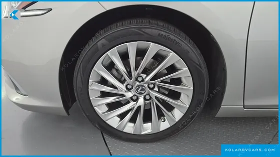 LEXUS ES LUXURY PLUS