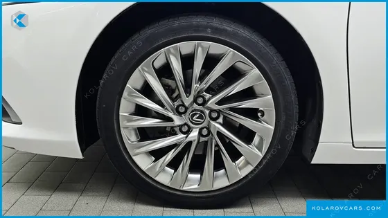 LEXUS ES LUXURY PLUS