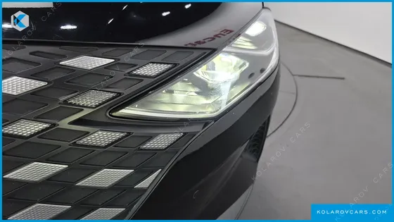 HYUNDAI GRANDEUR LE BLANC